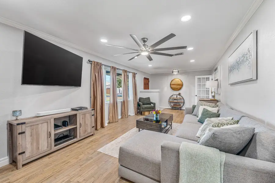 303 Nottingham Drive, Richardson, TX 75080 - Image #2