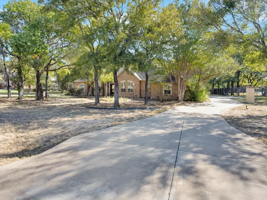 142 Crown Ridge Court, Fort Worth, TX 76108 - Image #3