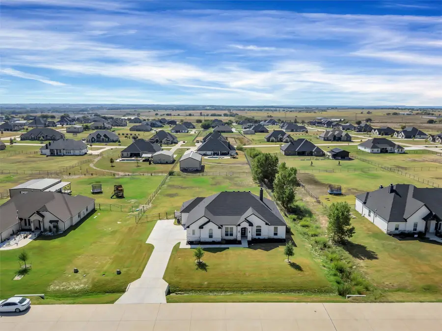 413 Venadito Drive, Godley, TX 76044 - Image #3