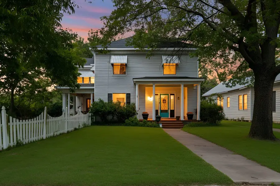 213 S Clements Street, Gainesville, TX 76240 - Image #2