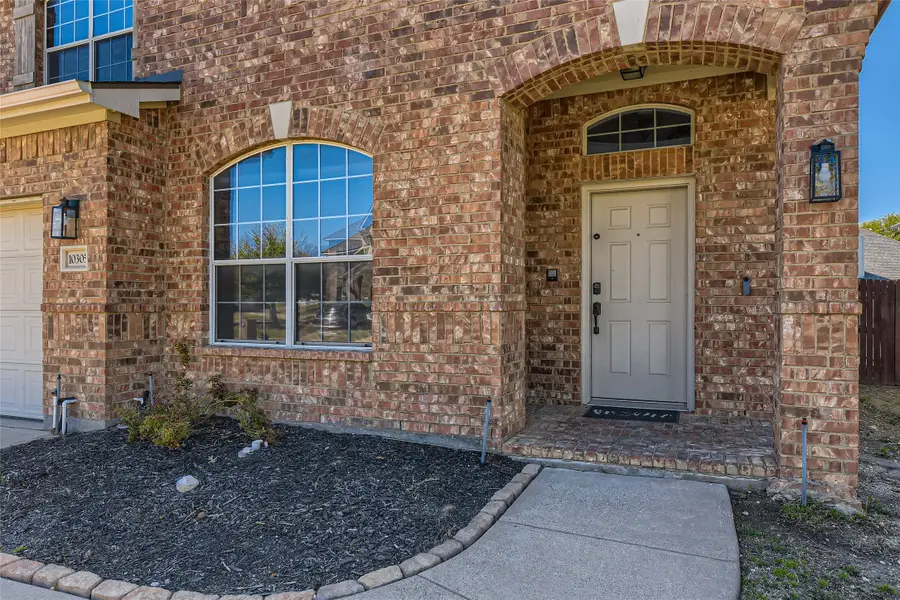 10305 Stoneside Trail, Fort Worth, TX 76244 - Image #2