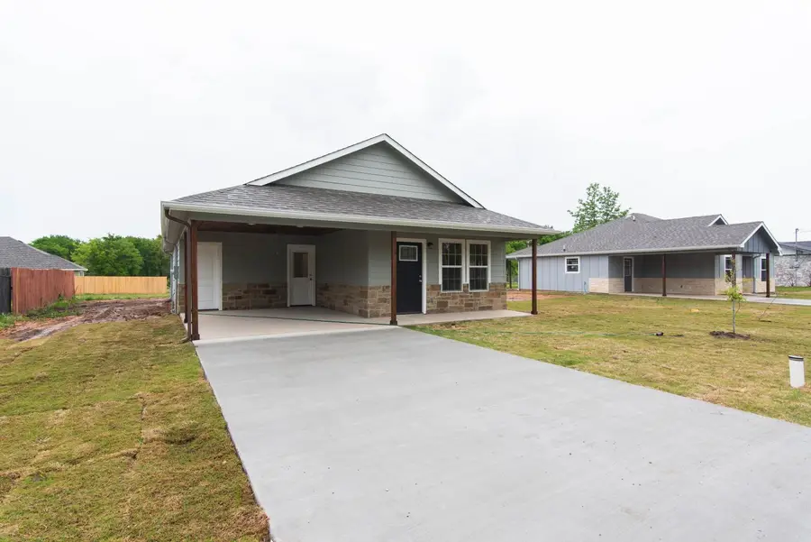 400 Allen Avenue, Bonham, TX 75418 - Image #3