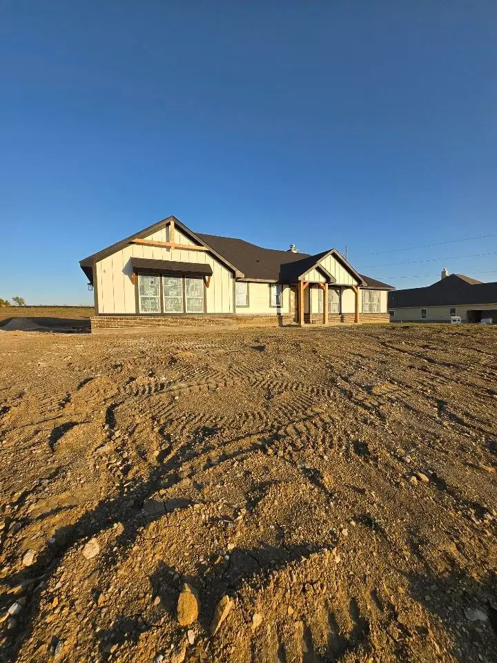 115 Hillview Trail, Decatur, TX 76234 - Image #1