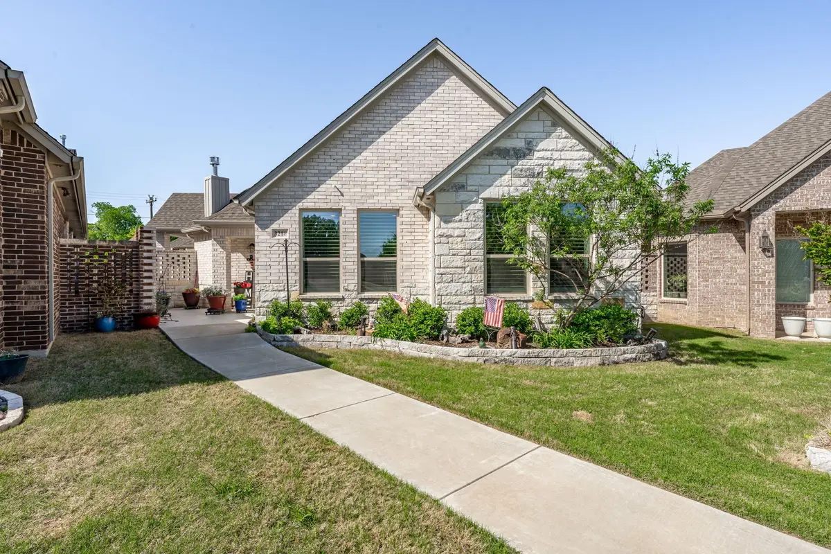 3218 Fountain Way, Granbury, TX 76049 - Image #1