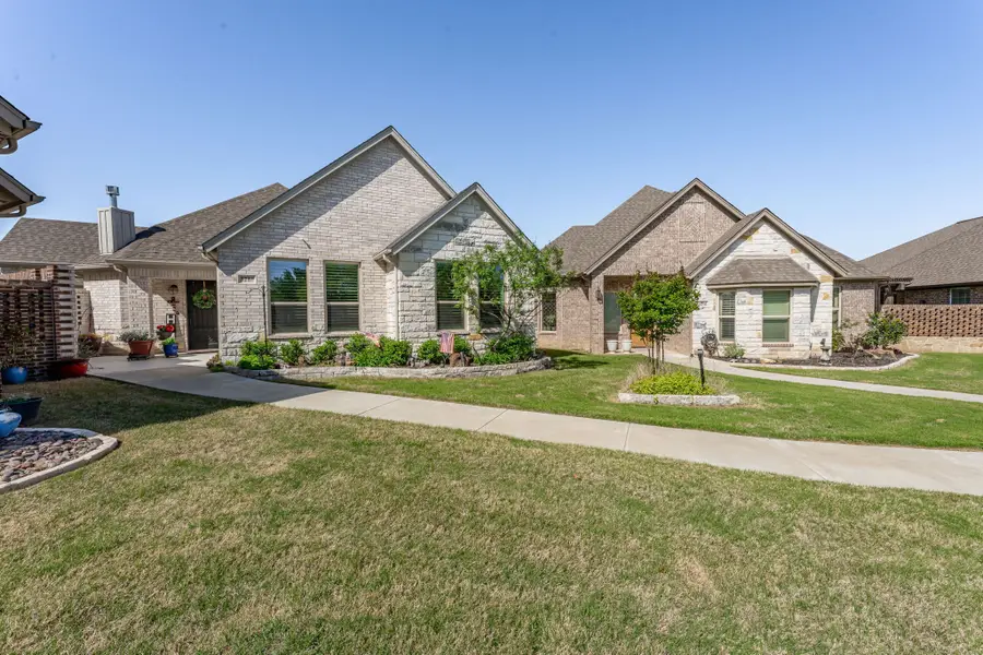 3218 Fountain Way, Granbury, TX 76049 - Image #3