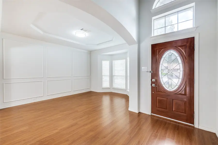 5283 W Cove Way, Grand Prairie, TX 75052 - Image #2