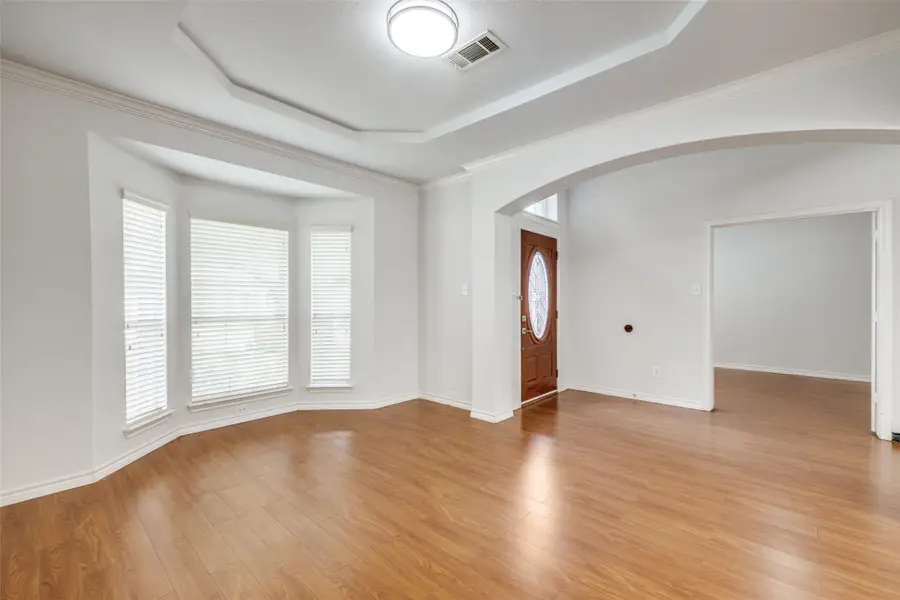 5283 W Cove Way, Grand Prairie, TX 75052 - Image #3