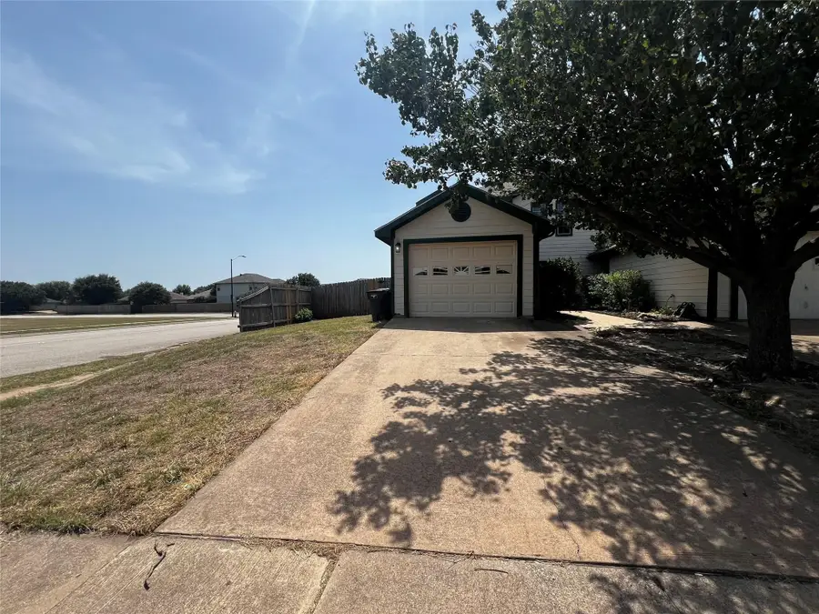 7582 Kings Trail, Fort Worth, TX 76133 - Image #2