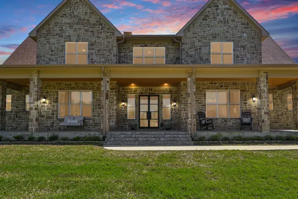 115 Palo Blanco Street, Mabank, TX 75156