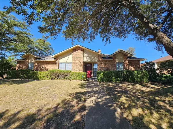 801 Wood Glen, DeSoto, TX 75115