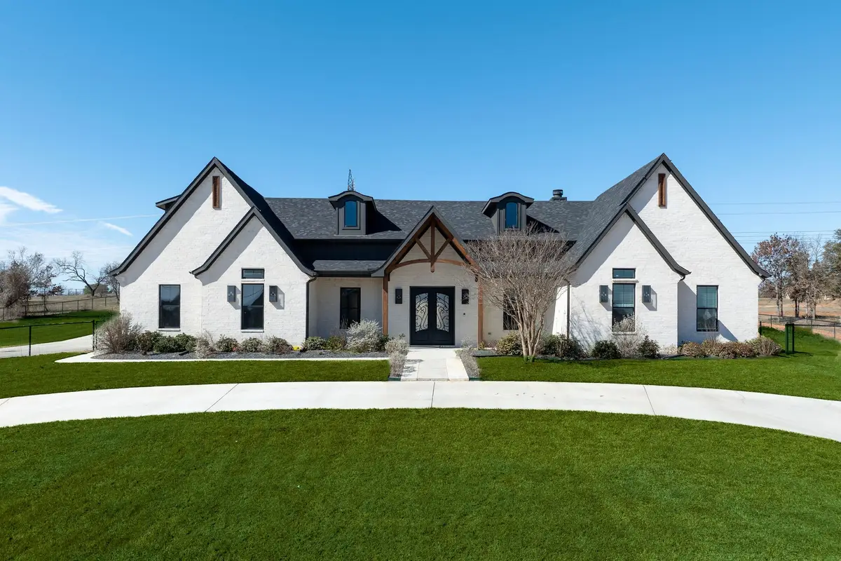 704 Glade Park Court, Azle, TX 76020 - Image #1