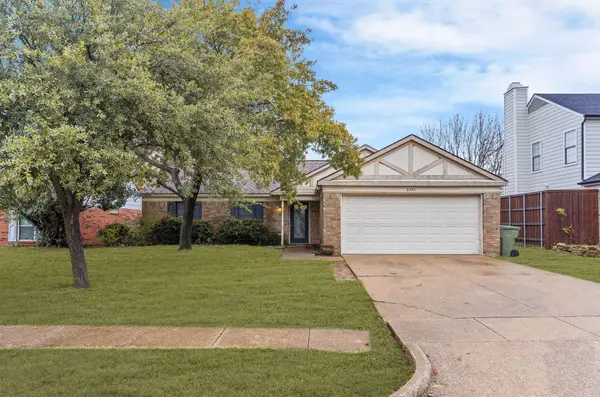 2230 Country Oaks Drive, Garland, TX 75040