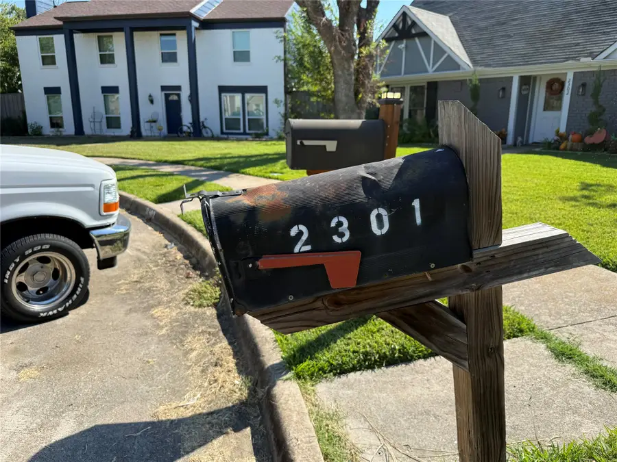 2301 Sweetbriar Court, Mesquite, TX 75150 - Image #2