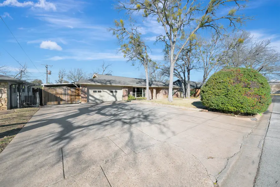 1761 Cynthia Lane, Hurst, TX 76054 - Image #3