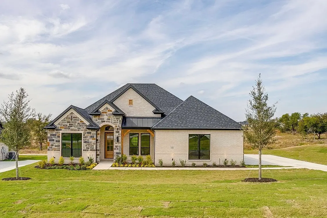 320 Slimp Bluff, Azle, TX 76020 - Image #1