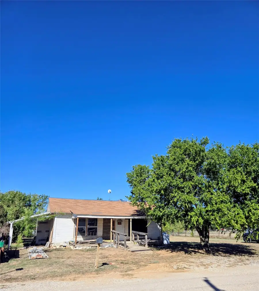 405 1st Street, Ranger, TX 76470 - Image #2