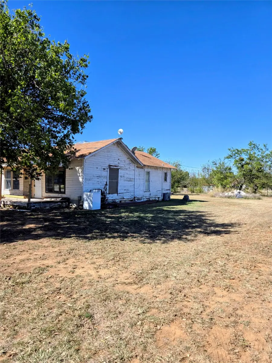 405 1st Street, Ranger, TX 76470 - Image #3