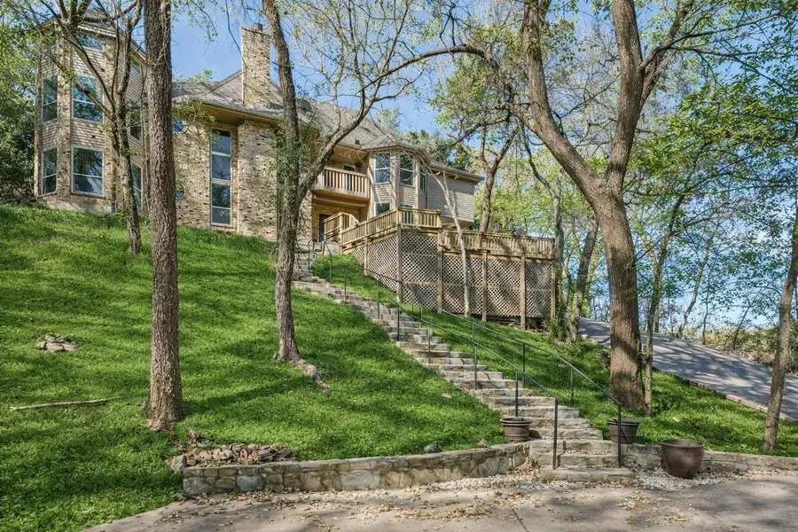 933 Sleepy Hollow Drive, Cedar Hill, TX 75104 - Image #2