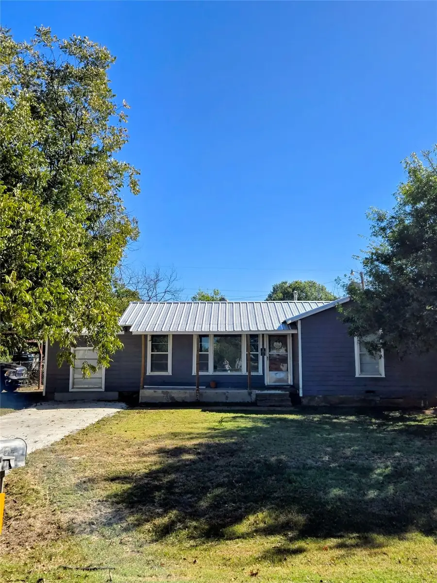 213 Blundell Street, Ranger, TX 76470 - Image #2