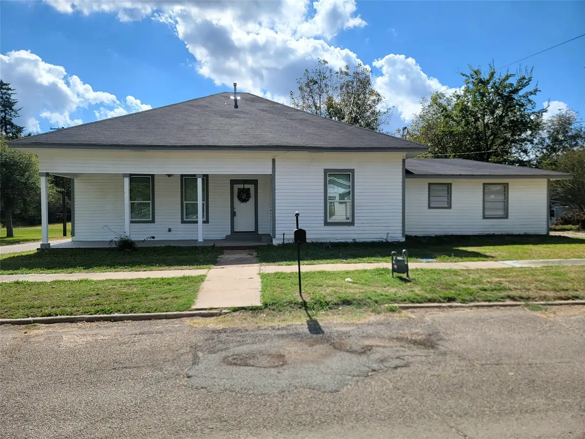400 W Washington Street, Clarksville, TX 75426 - Image #1