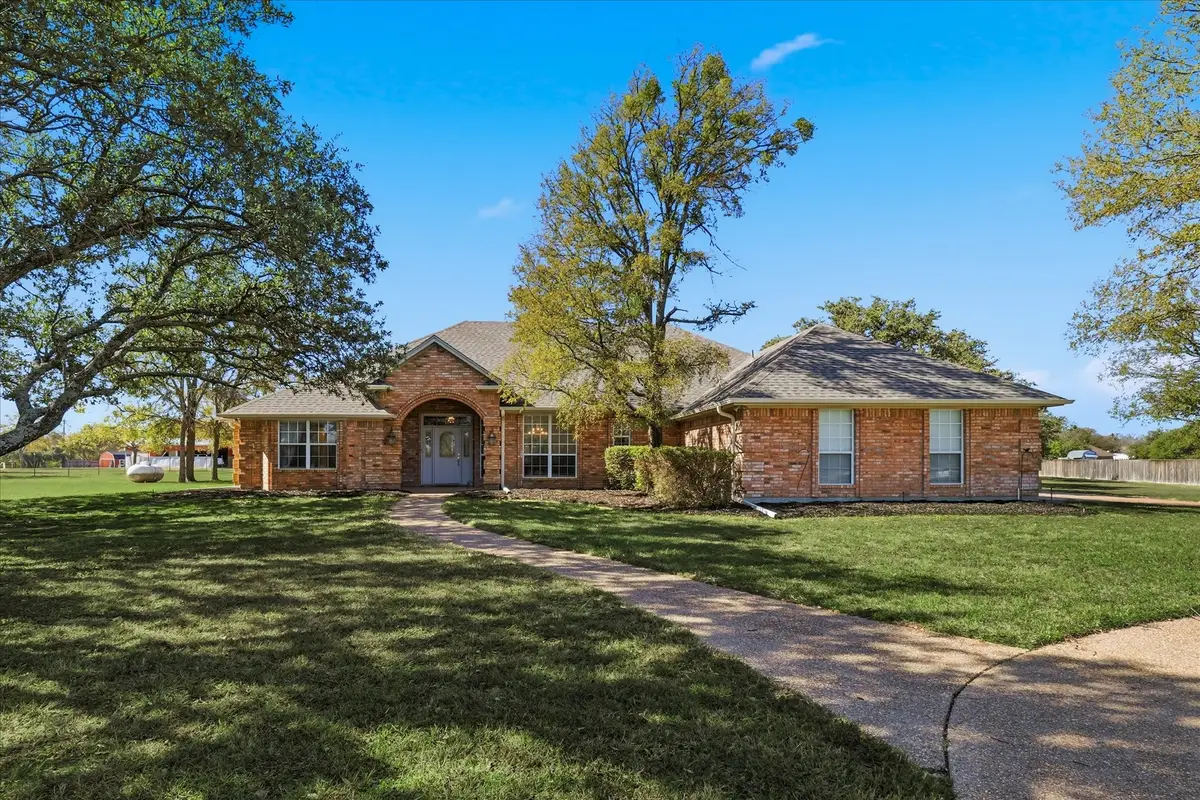 113 Green Oaks Court, Hudson Oaks, TX 76087 - Image #1