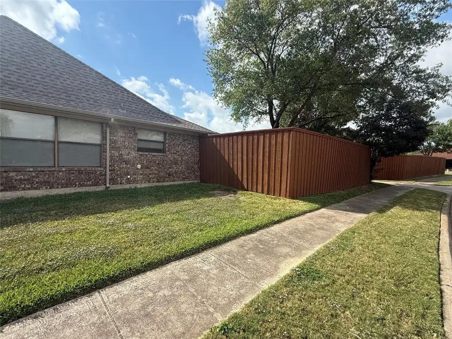 2418 Spring Meadow Drive, Mesquite, TX 75150 - Image #2