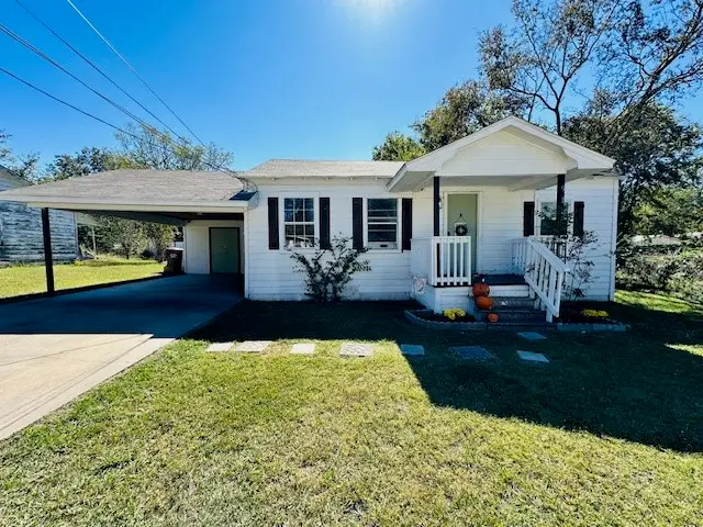 911 W 8th Street, Bonham, TX 75418 - Image #1