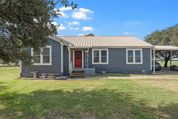 143 Crawford, Mount Calm, TX 76673