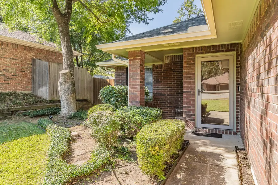 1707 Overlook Drive, Grapevine, TX 76051 - Image #3