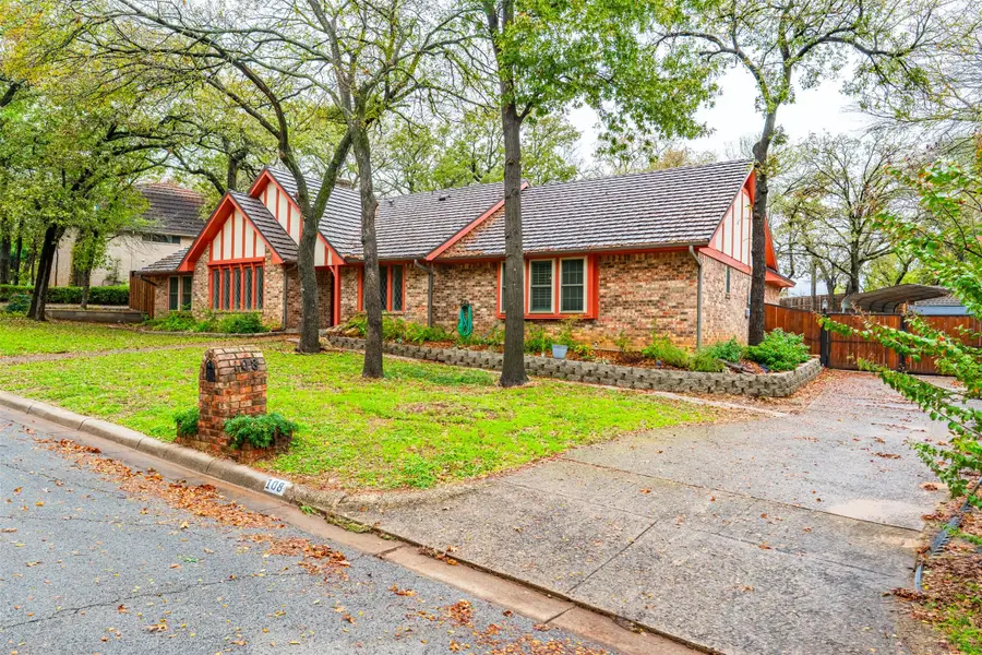 108 Silverleaf Drive, Fort Worth, TX 76112 - Image #2