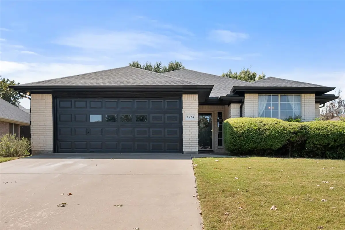 1314 Hyde Park Boulevard, Cleburne, TX 76033 - #1