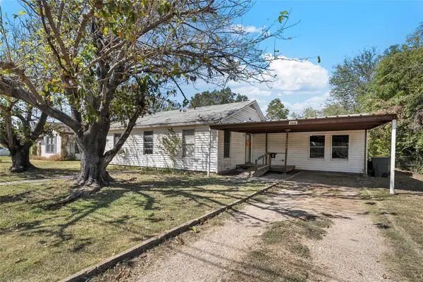 2520 Briarwood Lane, Bellmead, TX 76705