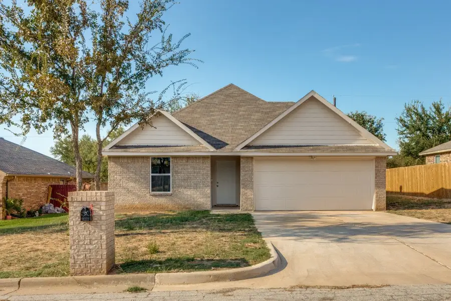 1517 Jacqueline Lane, Graham, TX 76450 - Image #2