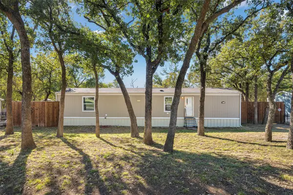 1107 Maple Drive, Bartonville, TX 76226