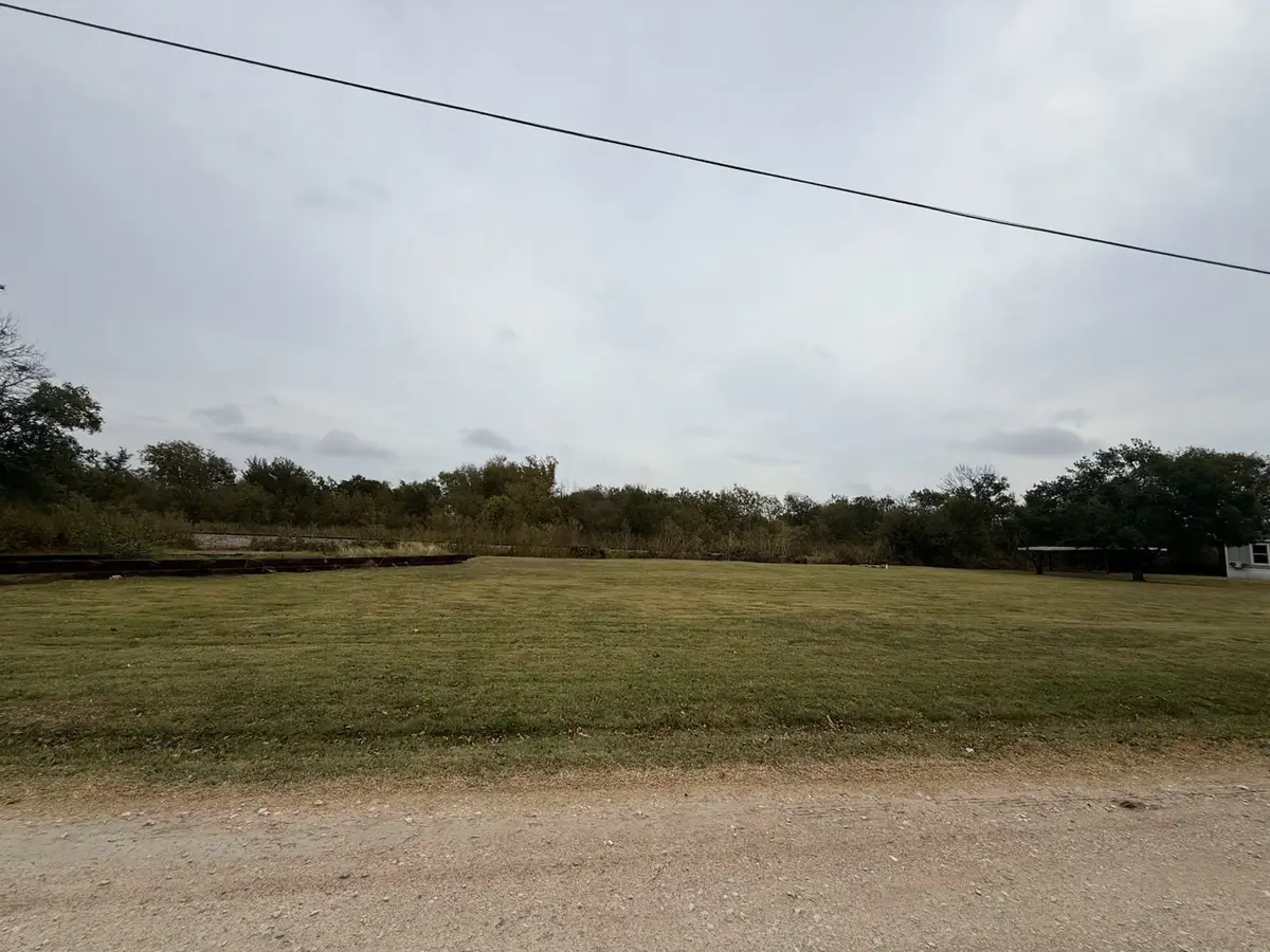 368 S Chambers Avenue, Emhouse, TX 75110 - Image #1