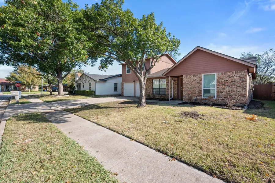 8036 Berrybrook Drive, Watauga, TX 76148 - Image #2