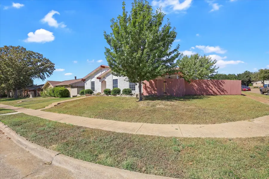2721 Cedar Elm Lane, Garland, TX 75043 - Image #2