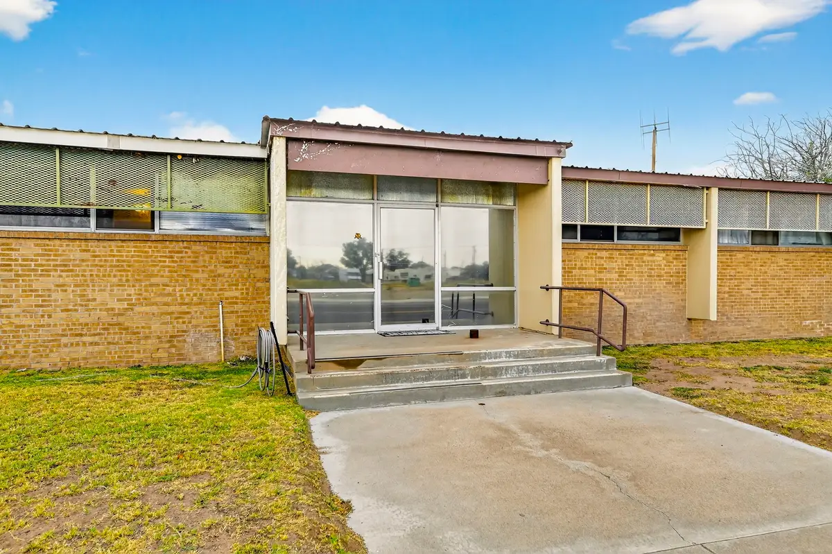 309 N Main Avenue, Monahans, TX 79756 - Image #1