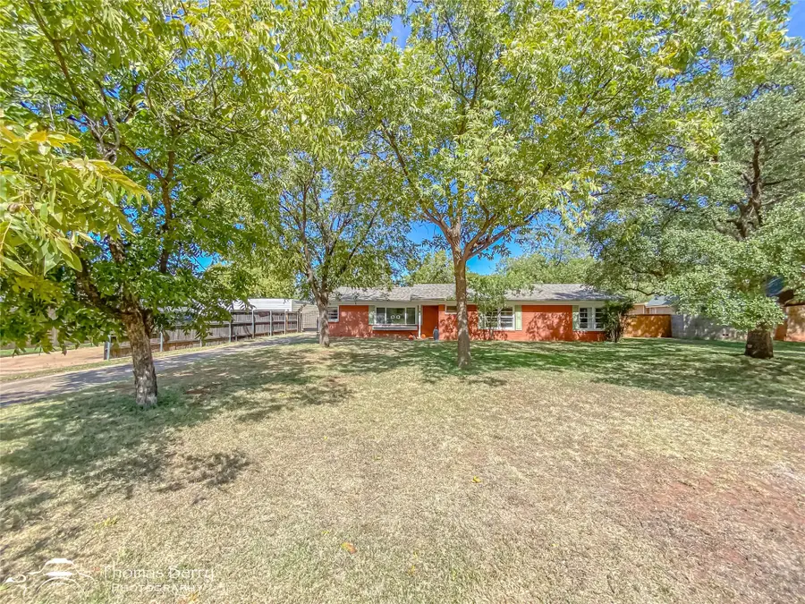 102 Green Meadows Circle, Abilene, TX 79605 - Image #2