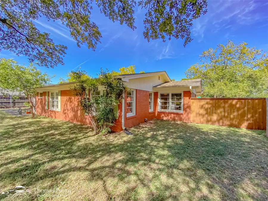 102 Green Meadows Circle, Abilene, TX 79605 - Image #3