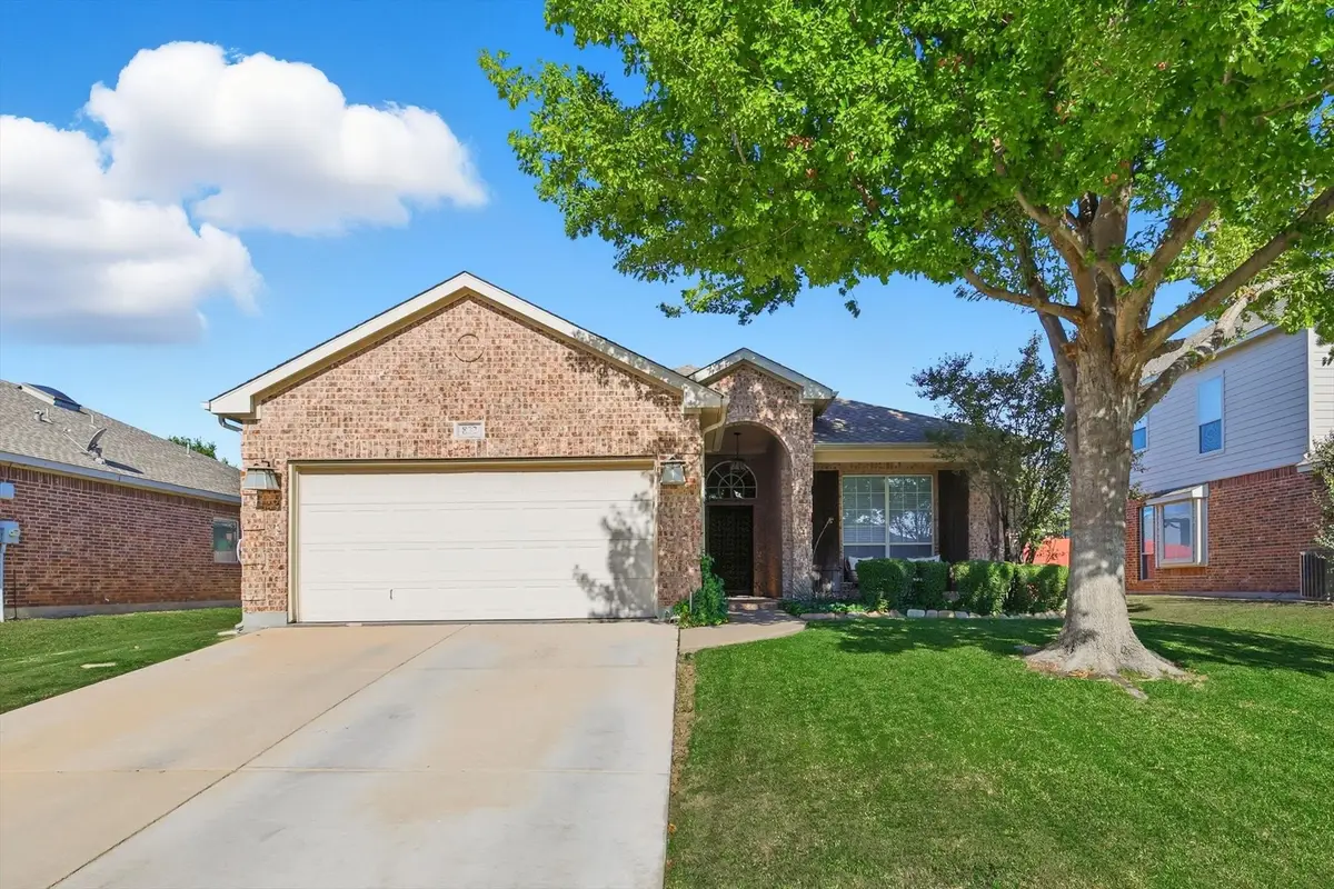 832 Pebblecreek Drive, Burleson, TX 76028 - Image #1