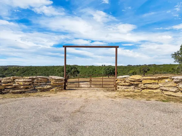 1064 Sanctuary Drive, Tolar, TX 76476