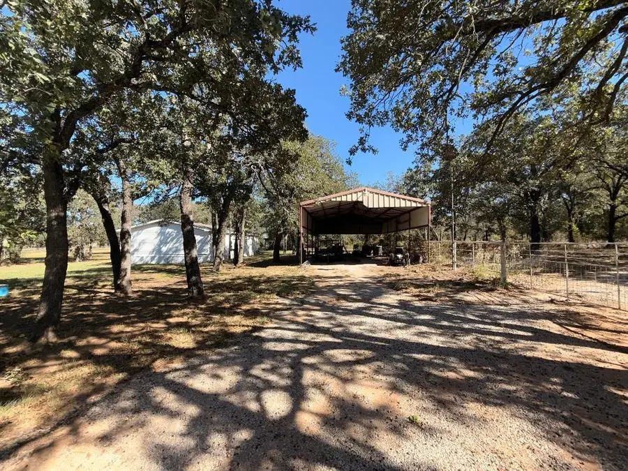 3125 Rock Creek Road, Mineral Wells, TX 76067 - Image #2