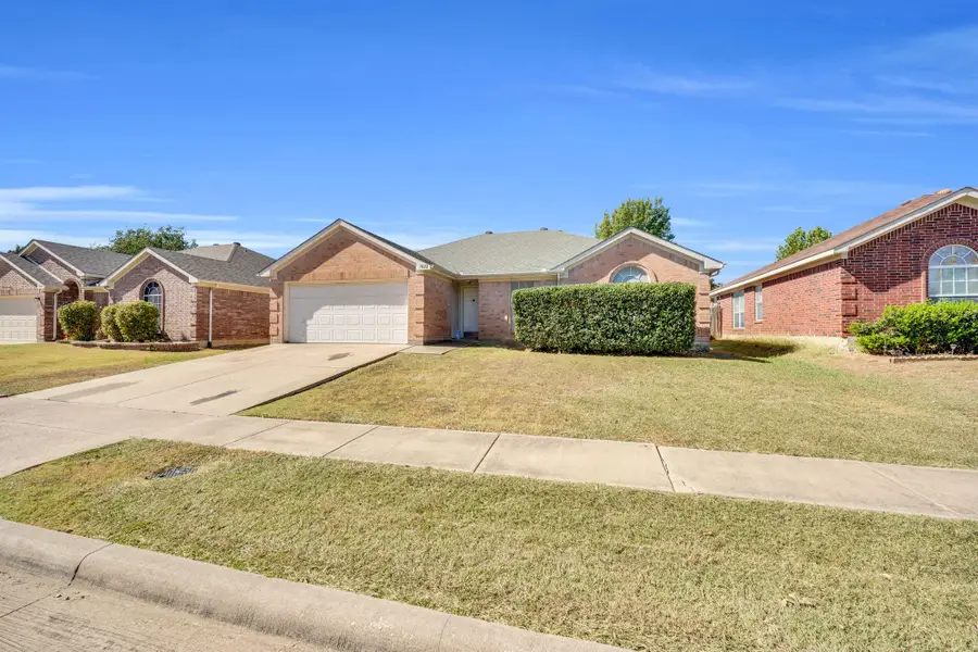 7022 Spoonbill Court, Arlington, TX 76002 - Image #2
