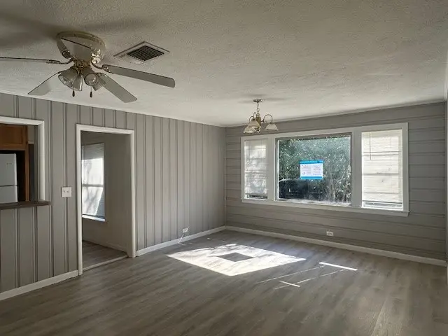 217 Clinton Drive, Weatherford, TX 76086 - Image #2