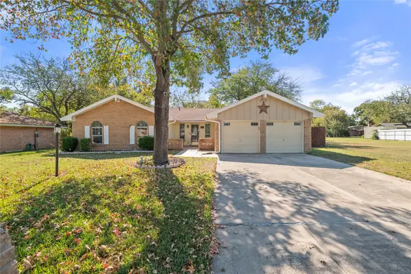 3300 Jamestown Drive, Forest Hill, TX 76140