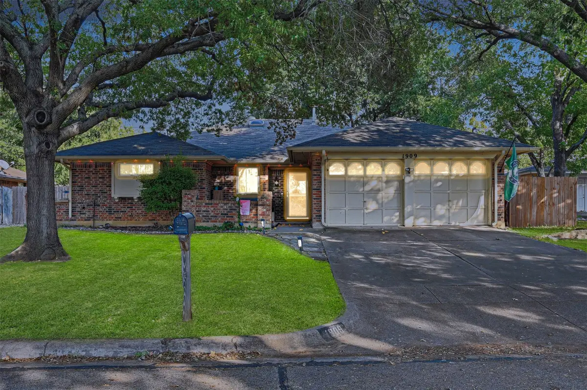 1909 Ford Street, Arlington, TX 76013 - Image #1