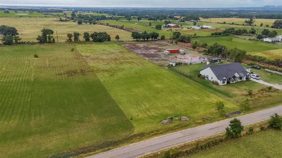 6510 Harkins Court, Tolar, TX 76476 - Image #2