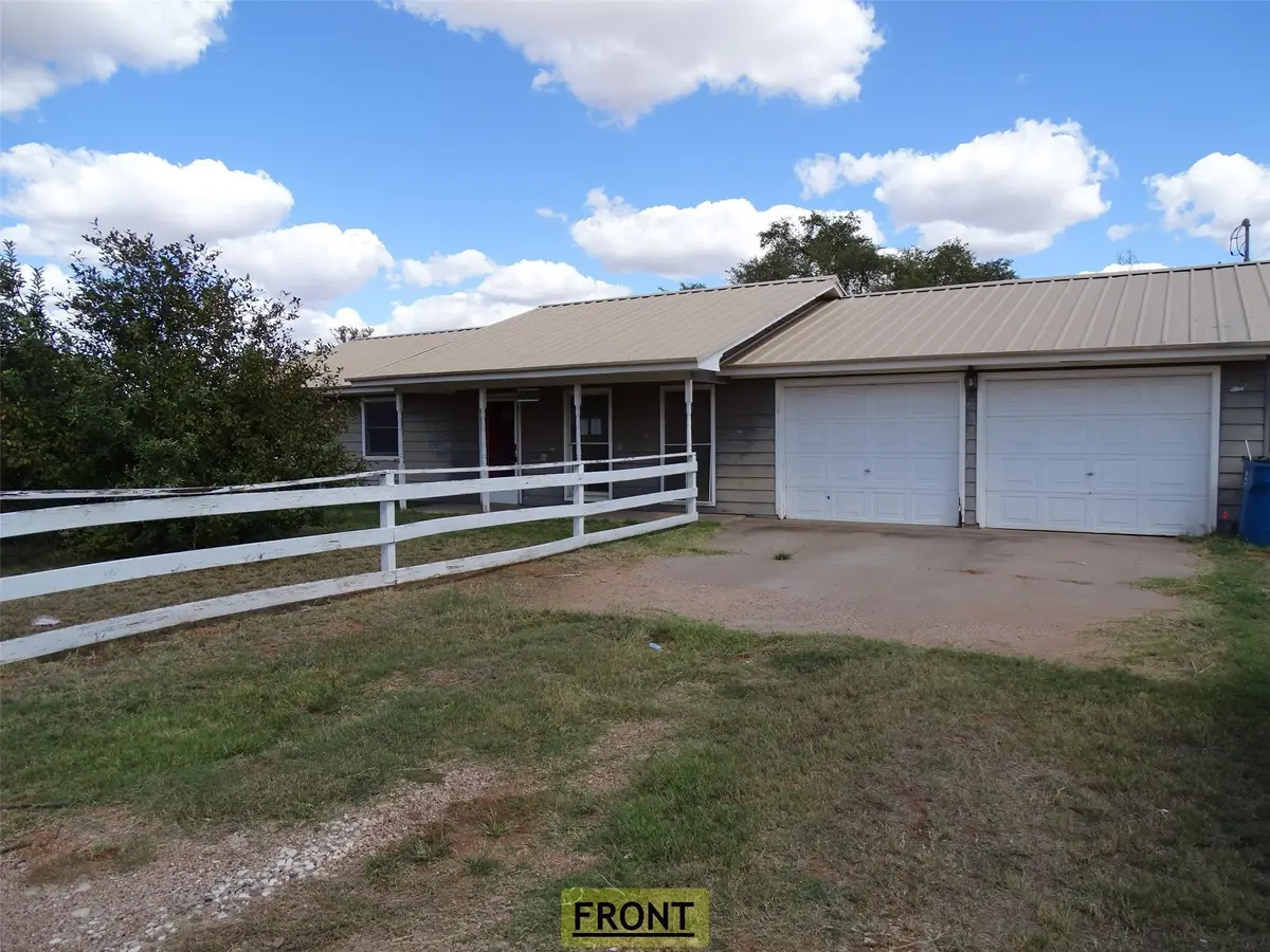 1208 Walnut Street, Sweetwater, TX 79556 - Image #1