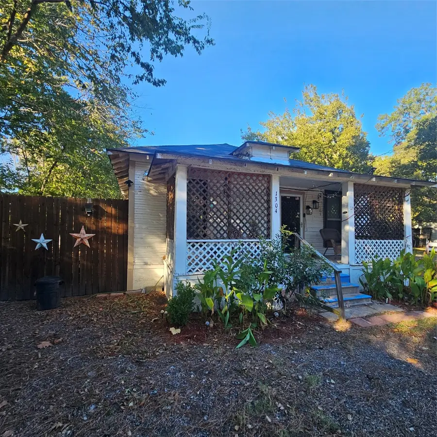 1304 S 5th Street, Bonham, TX 75418 - Image #2